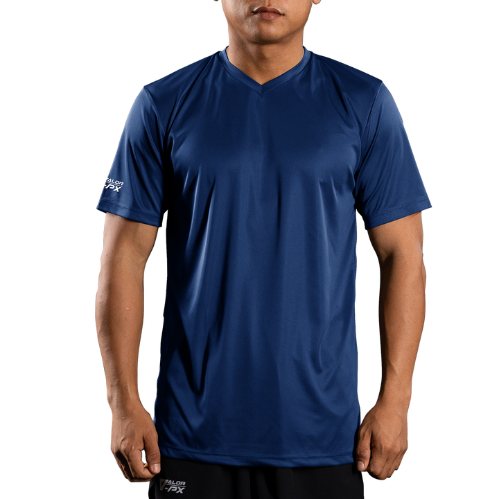 เสื้อยืดคอวีแขนสั้น VALOR PX สีกรมท่า คู่กับกางเกงขาสีดำ ชุดออกกำลังกายผู้ชาย